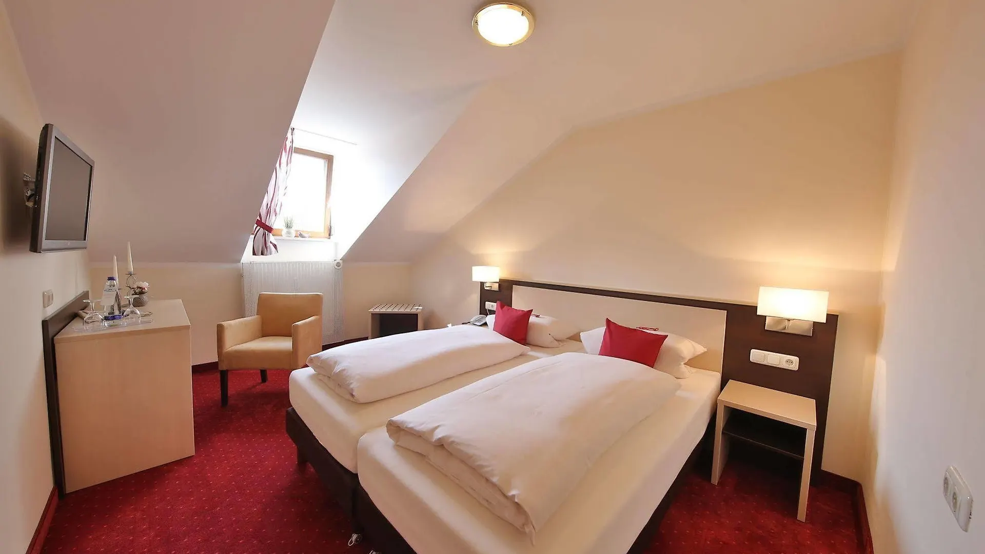 Hotel Bockmaier Oberpframmern 3*,